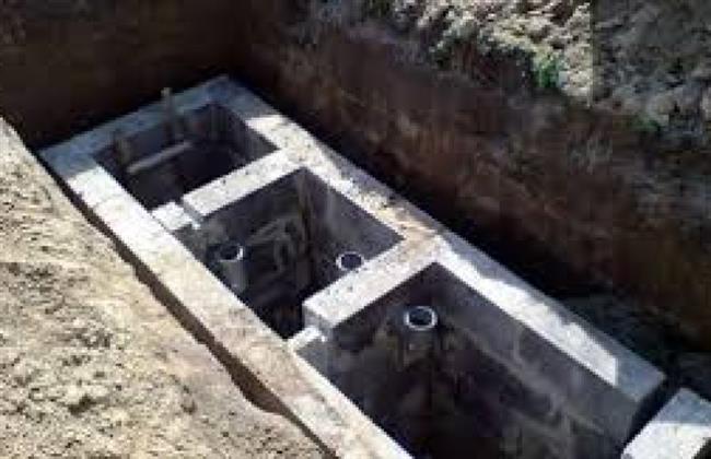 استخراج 3 أشخاص أحدهم متوفى بعد سقوطهم فى خزان صرف صحي بالعاشر من رمضان 