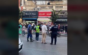 ثقوب عميقة  تظهر فجأة في شوارع دولة عربية.. فزع بين السكان (فيديو)
