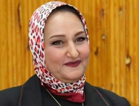 في عيد العمال| هل يفضل الأبناء الأم الموظفة أم ربة المنزل؟.. أستاذ علم نفس توضح| خاص 