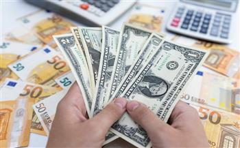الدولار يرتفع وسط مؤشرات تهدئة الحرب التجارية بين واشنطن وبكين