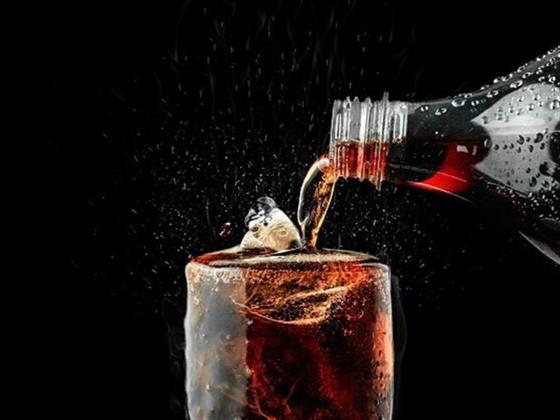 4 أضرار للمياة الغازية على صحتك