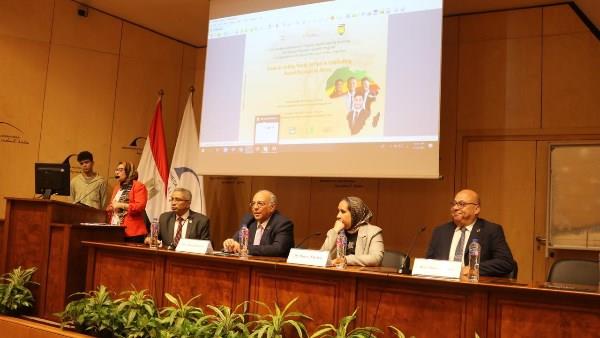 رئيس "بحوث الصحراء" يفتتح ورشة عمل علمية لدعم الشباب الإفريقي لمكافحة التصحر