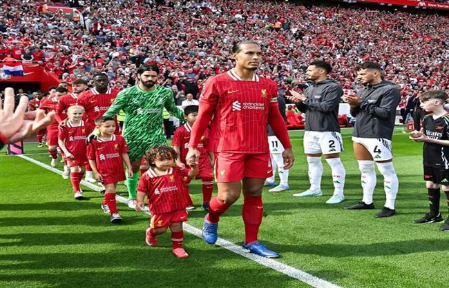 قمة الدوري الإنجليزي.. انطلاق مباراة ليفربول أمام أرسنال