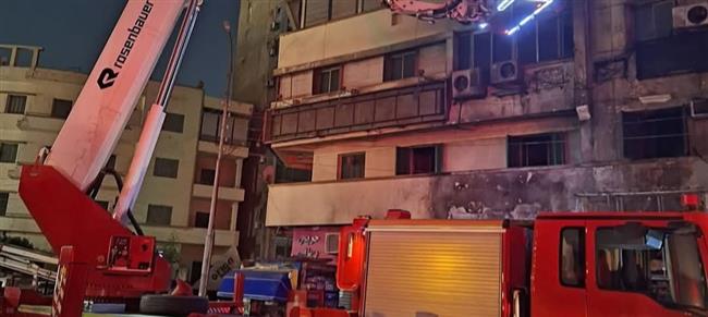 المعمل الجنائي يعاين موقع حريق مطعم مصر الجديدة
