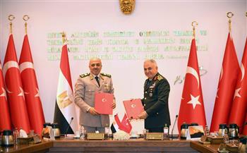 الفريق أحمد خليفة رئيس أركان حرب القوات المسلحة يعود إلى أرض الوطن بعد إنتهاء زيارته الرسمية لدولة تركيا