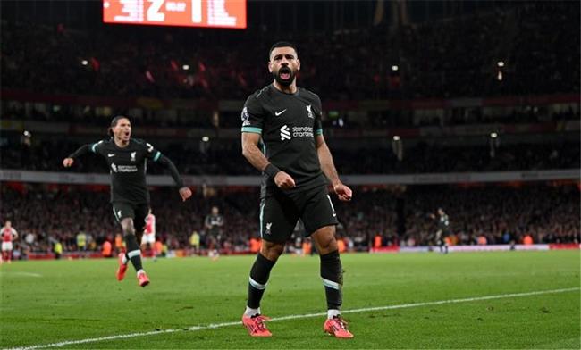 انطلاق مباراة ليفربول أمام أرسنال في قمة الدوري الإنجليزي