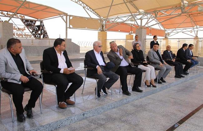 مستشار رئيس الجمهورية للتنمية المحلية ومحافظ الوادي الجديد يتفقدان نادي الهجن والفروسية بالخارجة