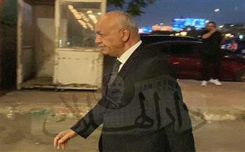 توافد عدد كبير من الإعلاميين ونجوم الفن في عزاء زوجة الإعلامي محمد شردي 