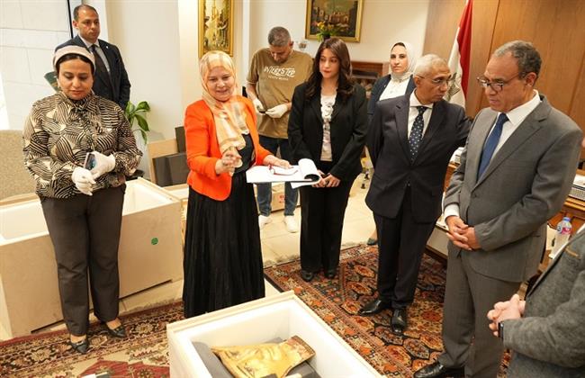مصر تتسلم 25 قطعة أثرية نادرة.. ووزير الخارجية: الدولة تولي أهمية لملف استرداد الآثار المهربة