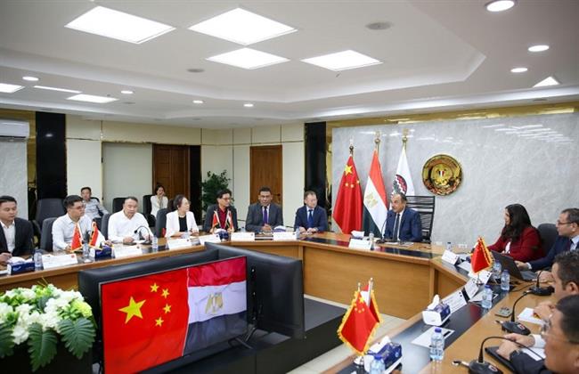 وزير قطاع الأعمال يستقبل وفدًا صينيًا يضم 37 مستثمرا وممثلا لكبرى شركات الغزل والنسيج