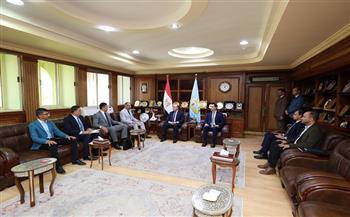 محافظ كفر الشيخ يبحث آليات إنشاء منطقتين لوجستيتين على مساحة 20 فدانا