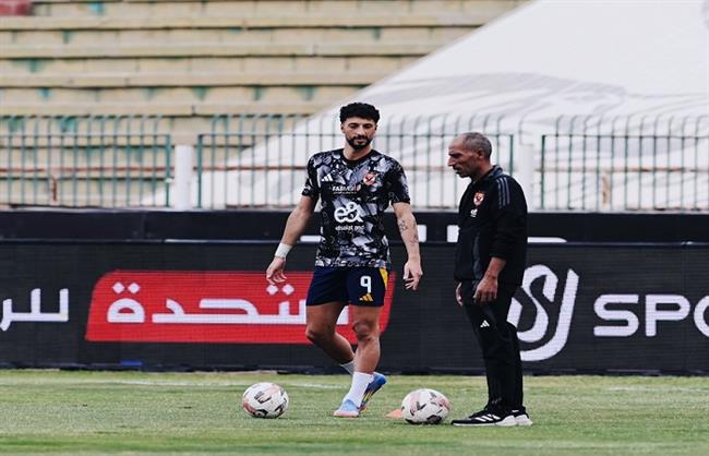 انطلاق مباراة الأهلي وسيراميكا كليوباترا في الدوري الممتاز
