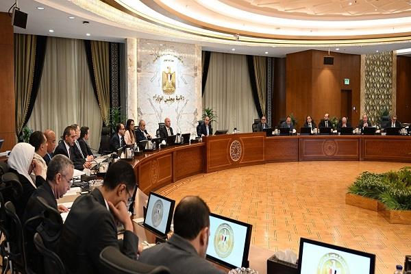 رئيس الوزراء يجتمع مع أعضاء اللجنة الاستشارية لتنمية الصادرات