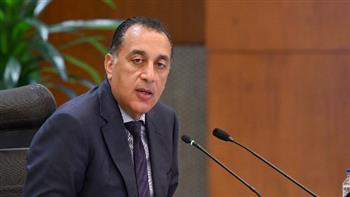 رئيس الوزراء يواصل جولاته بالمنطقة الاقتصادية لقناة السويس