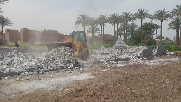 محافظ الجيزة: إزالة 21 حالة تعد بالبناء المخالف على أملاك الدولة بالبدرشين ومنشأة القناطر والعياط