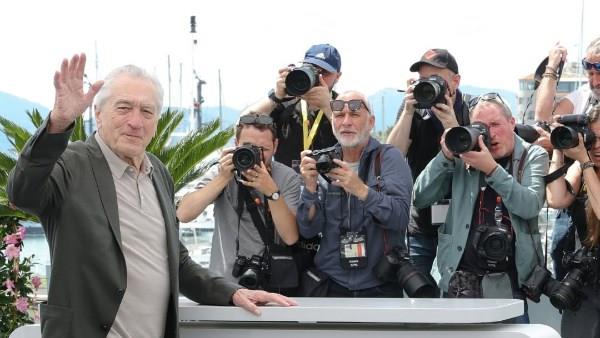 قبل تكريمه في مهرجان كان السينمائي.. روبرت دي نيرو يخضع لجلسة تصوير| صور 
