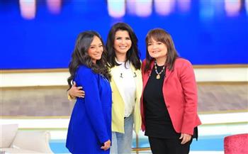 غدًا.. أسرة الشاعر عبد الرحمن الأبنودي يكشفون عن وصيته فى برنامج "معكم منى الشاذلي"
