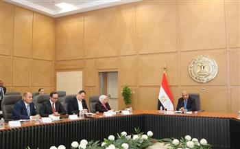وزير الكهرباء يتابع الاستعدادات والإجراءات الخاصة بتأمين التغذية الكهربائية خلال الصيف