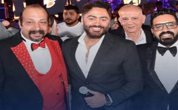 محمد ثروت يشكر تامر حسني ..أيه الحكاية؟ 