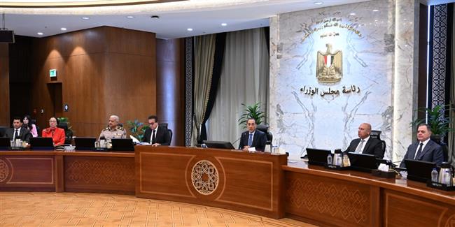 رئيس الوزراء: الجولات المُوسعة في المنطقة الاقتصادية لقناة السويس تستهددف توطين الصناعات