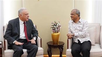 سفير مصر يبحث مع وزير داخلية بنجلادش تعزيز التعاون الأمني بين البلدين