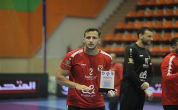 نبيل شريف أفضل لاعب في مباراة الأهلي وريد ستار