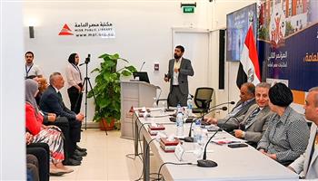 محمد عمر يقدم رؤية لمكتبات مصر العامة باستخدام الواقع المعزز في مؤتمر 2025   