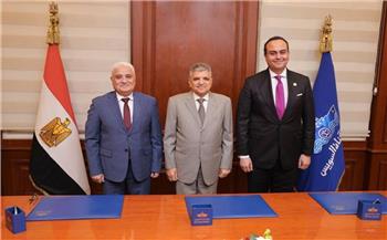 تعاون لتنظيم آلية الفحص الطبي والتأمين الاجتماعي للعاملين بهيئة قناة السويس