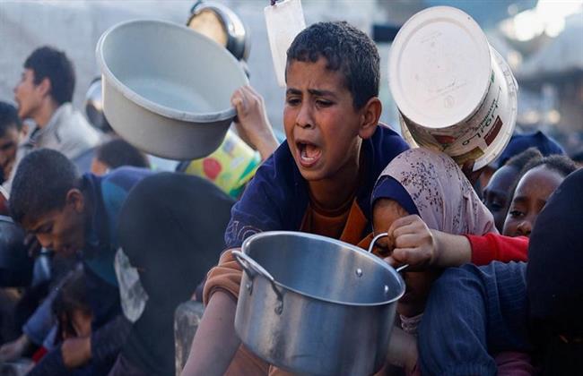 وزير دفاع الاحتلال: وقعنا عقدًا مع شركة أمريكية لتوزيع المساعدات الإنسانية في قطاع غزة اعتبارًا من 24 مايو 