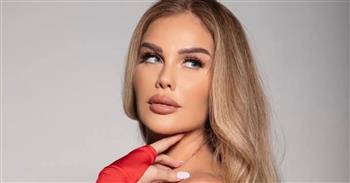 نيكول سابا تتألق بفستان جذاب بالأحمر