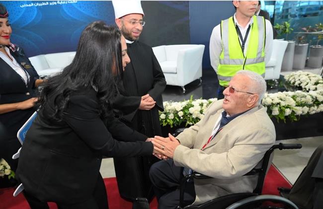 وزراء التضامن والأوقاف والطيران المدني يودعون أول أفواج حجاج بيت الله الحرام من مطار القاهرة الدولي