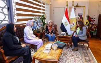 وزيرة التنمية المحلية تبحث مع وفد مؤسسة "حياة كريمة" مجالات التعاون المشترك بالمحافظات