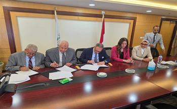 محافظ الوادي الجديد يوقع بروتوكول تعاون مع البنك الأهلي لإحياء مشروعات الثروة الحيوانية
