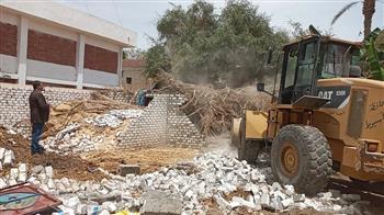 ‬‏محافظ أسيوط: إزالة 27 حالة تعد واسترداد 73 فدانا بمركزي الفتح وأبوتيج ضمن المرحلة الأولى من الموجة 26