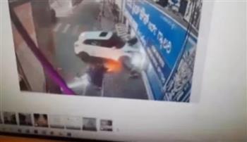 خلاف بسبب علبة سجائر ينتهي بجريمة مروعة.. فيديو صادم