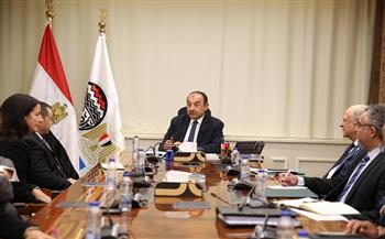 وزير قطاع الأعمال العام يلتقي وفدًا من "بريتش بتروليوم" لمتابعة خطوات إعادة تشغيل مصنع الأنود بالعين السخنة