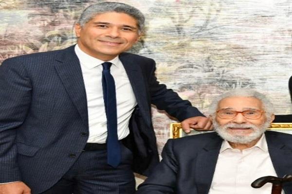 نجل الفنان عبد الرحمن أبو زهرة: والدي لا يعرف عن قصة إيقاف معاشه