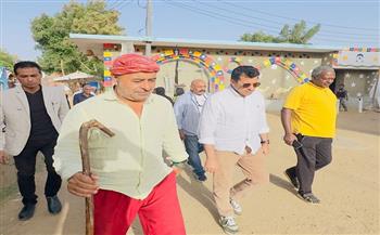 وزير الرياضة يتفقد مركز شباب غرب سهيل في بداية جولتة بأسوان