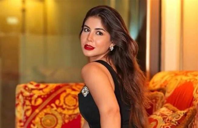 بإطلالة كلاسيكية مميزة.. ملك قورة تتألق فى أحدث جلسة تصوير لها 