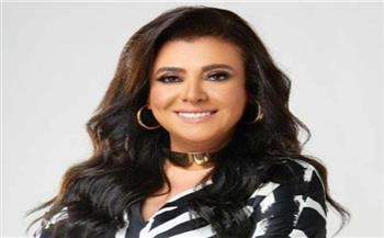 نشوى مصطفى لأشرف زكى: سند حقيقى.. ومين يعمل اللى بتعمله؟!