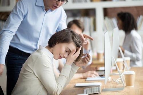 للمرأة العاملة.. 7 علامات تدل على أنك بحاجة إلى إجازة
