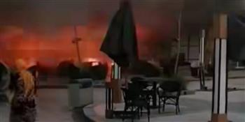 بجوار محطة بنزين.. اندلاع حريق في كافيه على طريق وصلة دهشور