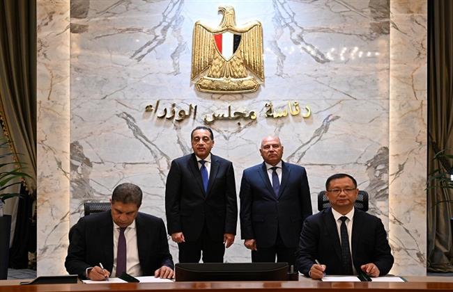  باستثمارات 123 مليون دولار.. «مدبولي» يشهد توقيع اتفاقية لتجميع سيارة طرازات جيتور T1 و T2 محليًا