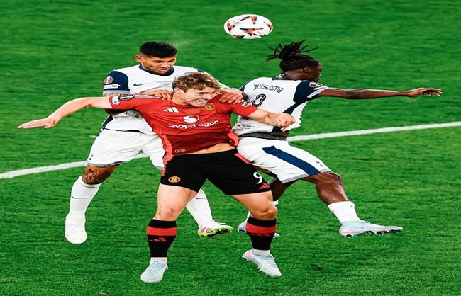 نهائي الدورى الأوروبي| 75 دقيقة.. توتنهام 1-0 اليونايتد  