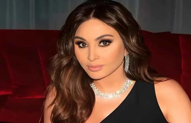 إليسا تحتفي باختيارها ضمن جوائز بيلبورد للنساء في الموسيقى