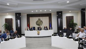 محافظ أسوان: مهلة أسبوع لرؤساء المراكز والمدن لإنهاء صرف المستندات الخاصة بالمشروعات الاستثمارية