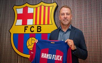 رسميًا.. برشلونة يعلن تجديد عقد هانز فليك لمدة موسمين