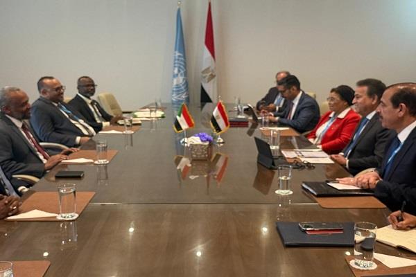 وزير الصحة يلتقي نظيره السوداني لبحث التعاون المشترك