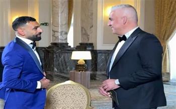 أون سبورت تجري حوارًا مع محمد صلاح بعد فوزه بجائزة رابطة الكتاب الإنجليز