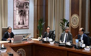 رئيس الوزراء يلتقي وفد جامعة أكسفورد لاستعراض أحدث طرق علاج الأورام
